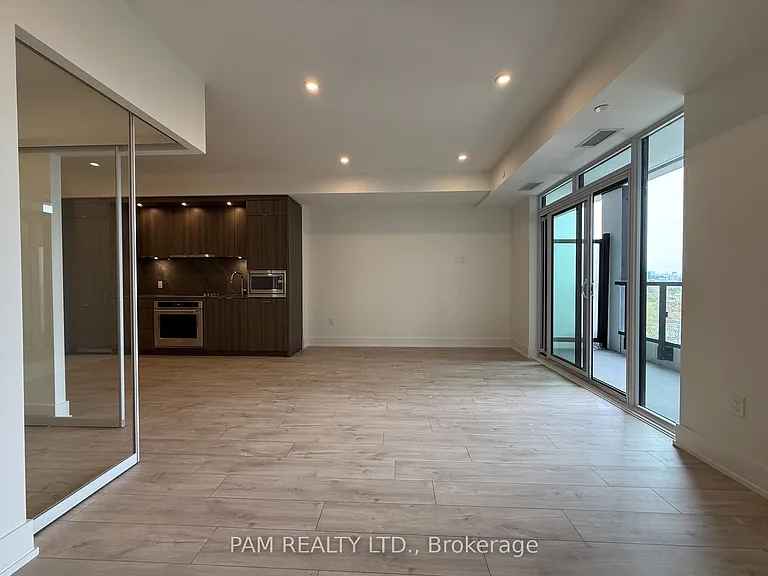 858 Dupont St #639 — Photo 3