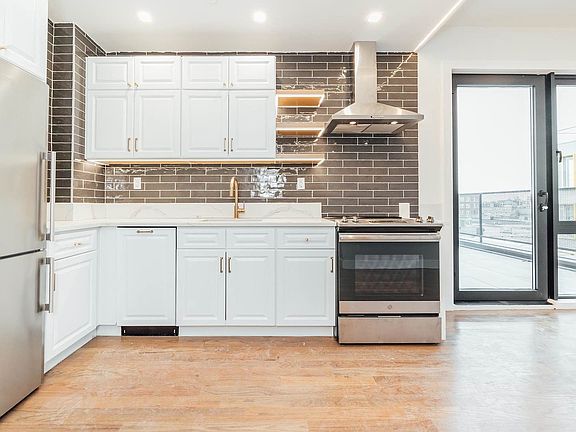 3rd image of 115 Stanwix St #1709