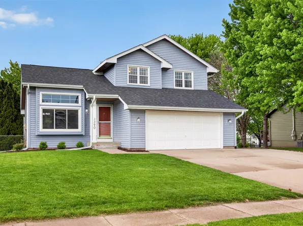 390 SW Kennybrook Dr, Grimes, IA 50111
