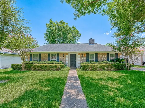 12823 Westhorpe Dr, Houston, TX 77077