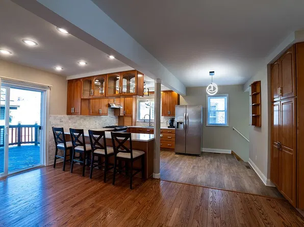 6616 W Melrose St, Chicago, IL 60634