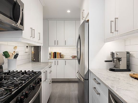 5th image of 320 W 89th St APT 4C