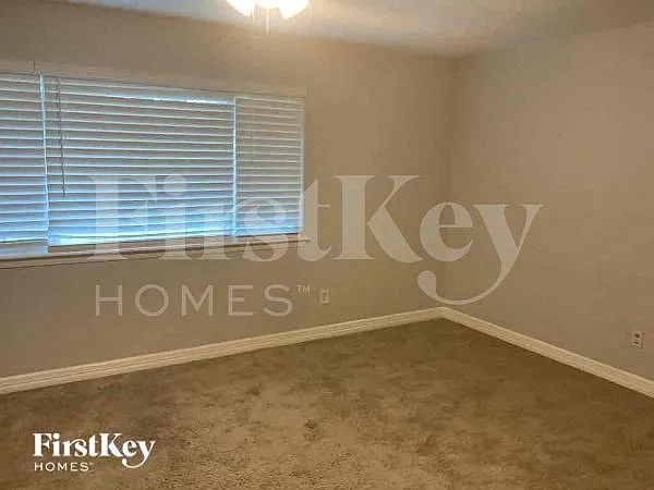 2411 Shady Brook Dr — Photo 9