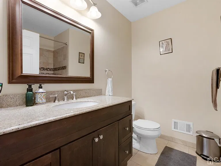 303 Pheasant Run — Photo 36