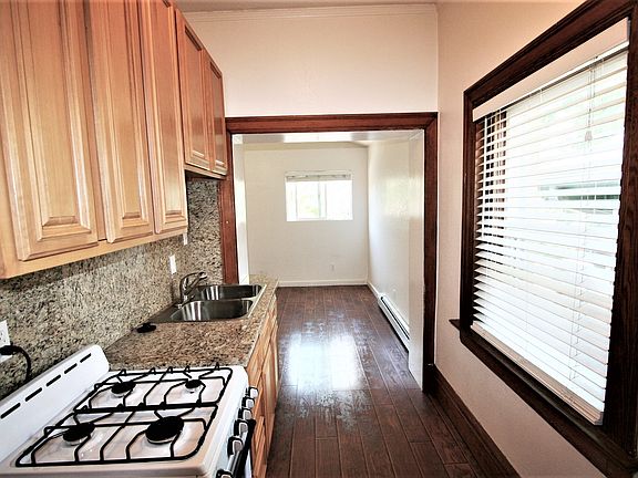 4th image of 1423 Race St APT 4
