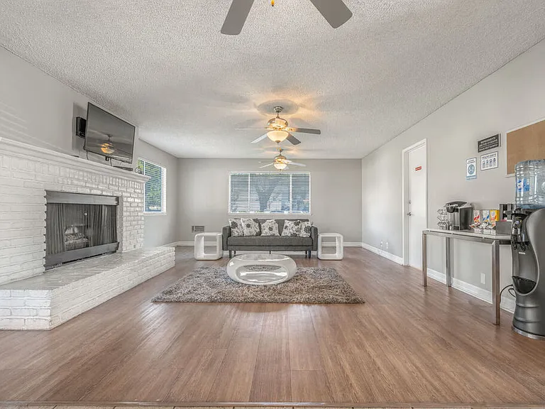 Ocean Villas Apartments — Photo 18