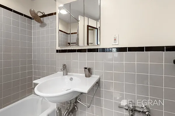 Rented by (Legacy) Elegran | media 4