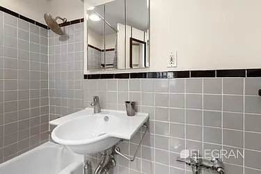 Rented by (Legacy) Elegran