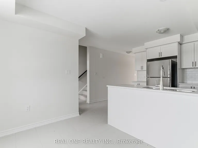 85 Mullin Dr #31A — Photo 4