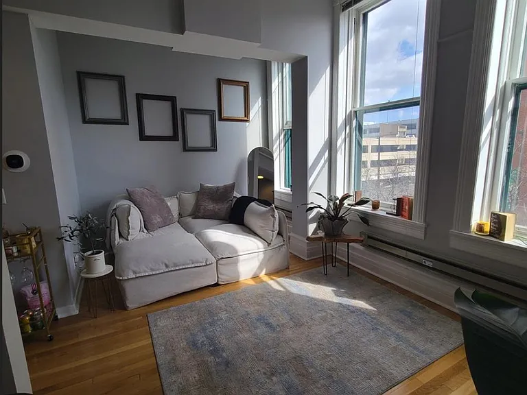 112 W Washington Blvd — Photo 2