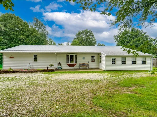 2034 State St NE, Canton, OH 44721
