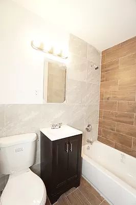 5th image of 160 W 130th St