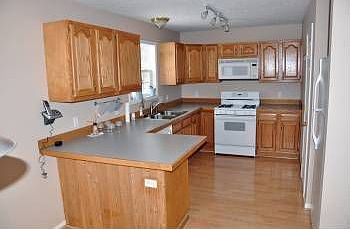 4th image of 12983 Westwood Ln