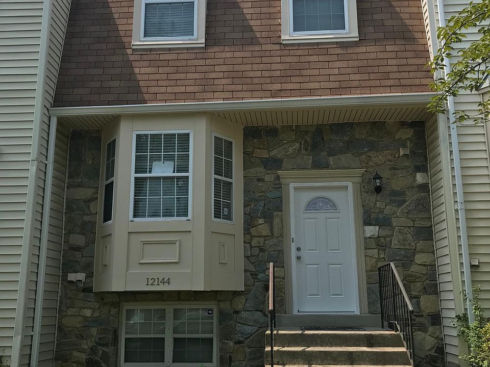 New Grass, front door and 3 year old roof!