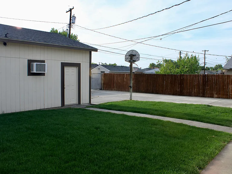 1708 N 17th Ave — Photo 5