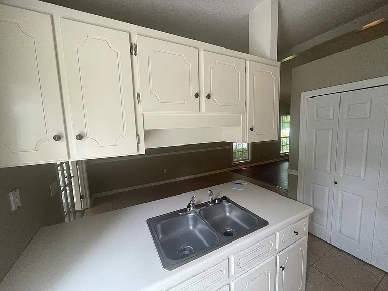 117 Woodleigh Rd — Photo 5