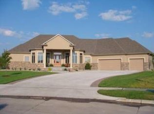 2936 Antler Cir, Fremont, NE 68025