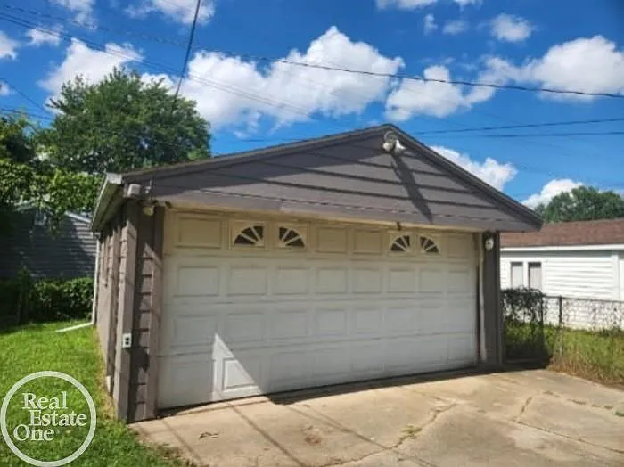20473 Vermander Ave — Photo 13