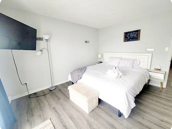 4th image of 317 Sunset Dr #A