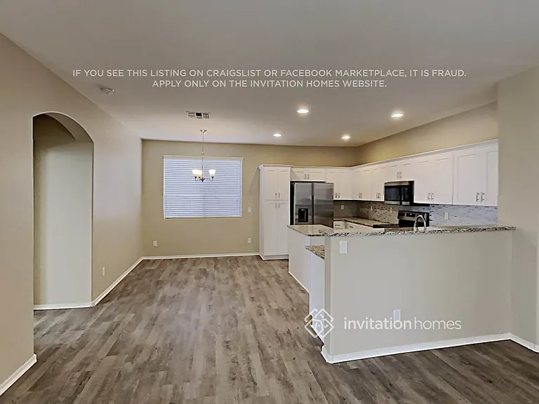 12511 W Campina Dr — Photo 7