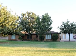 6805 2nd St, Lubbock, TX 79416