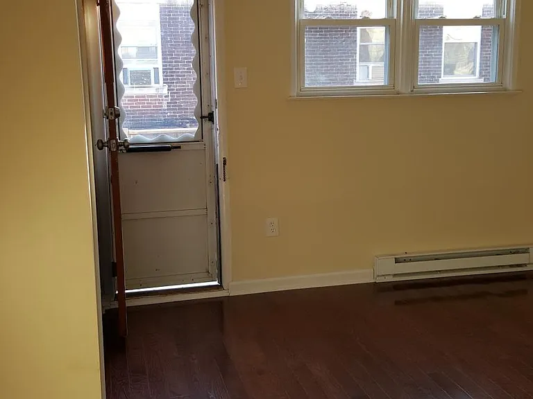 1708 Mifflin St — Photo 11