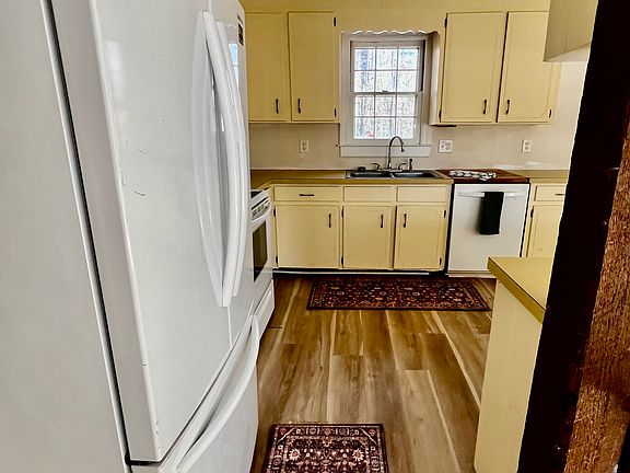 5th image of 2212 Old Kearney Rd