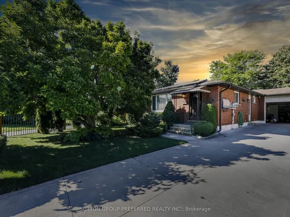 82 Lacey Cres, London, ON N6E 2E7