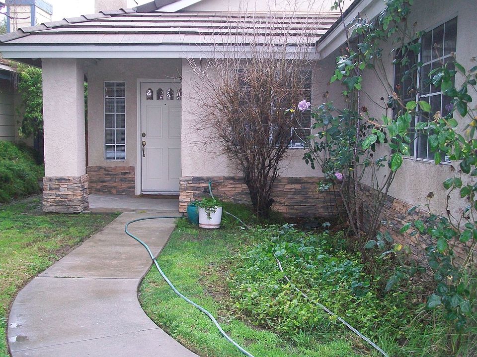 Walkway to front door
