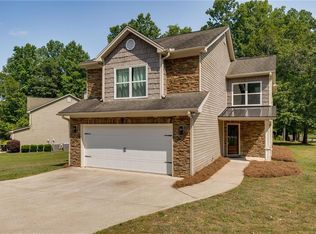 101 Iverson Pl, Temple, GA 30179