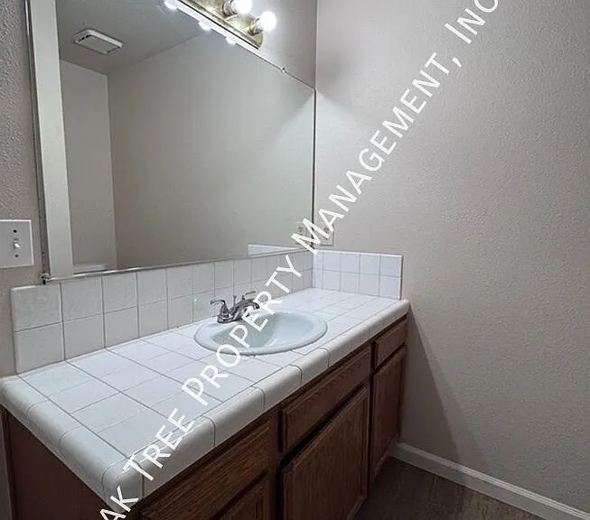 2219 N Mitre Ave — Photo 14