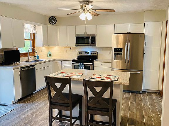 4th image of 110 Dogwood Ln