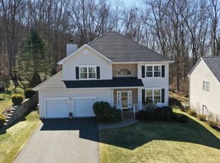 5 Candour Ct, Washington Twp., NJ 07853