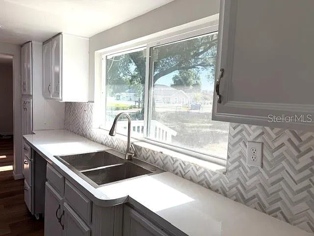 Gavin Rd — Photo 4