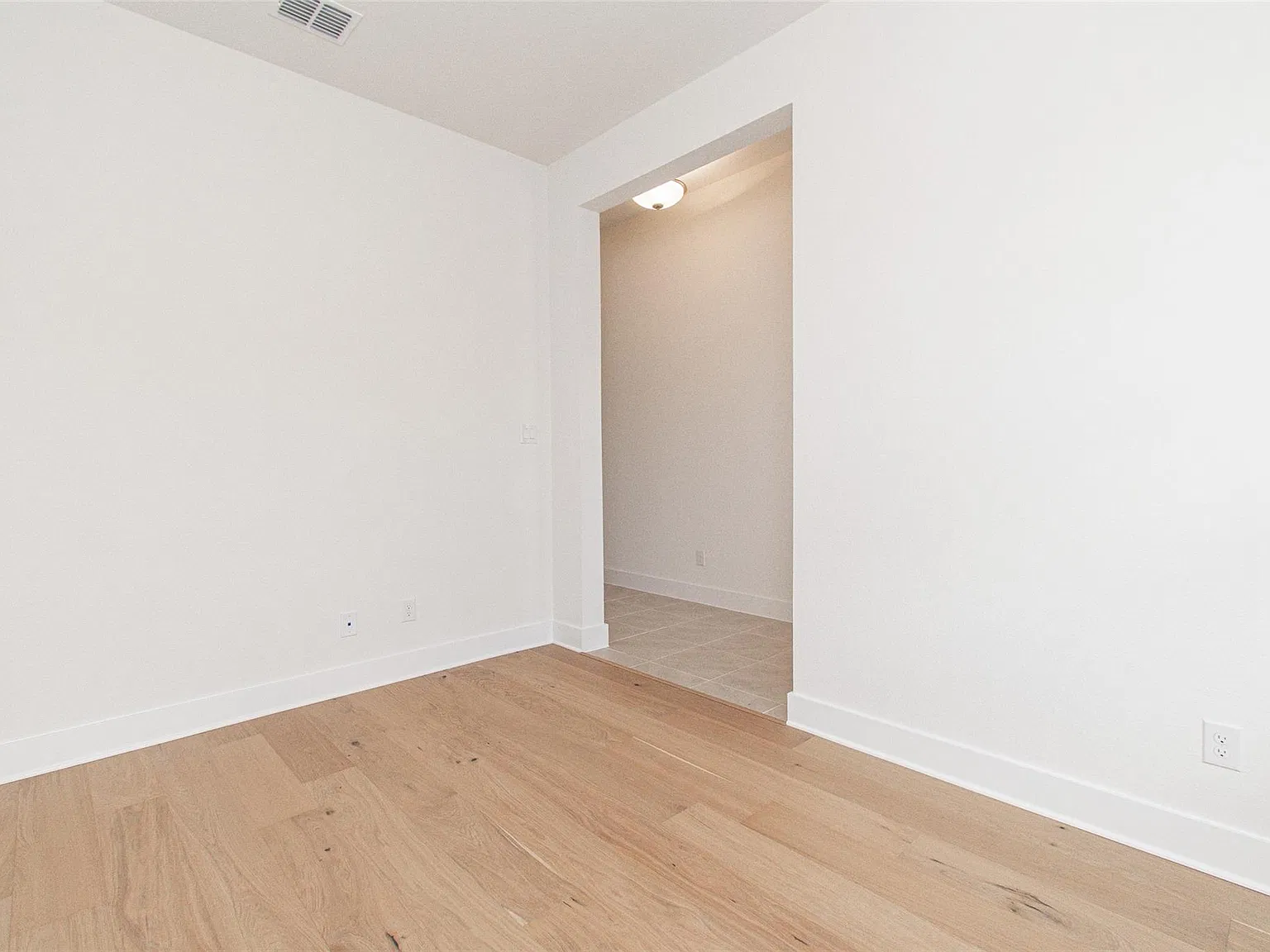 3 bed, 2.5 bath, 1803 sqft, $2,550 — Photo 4