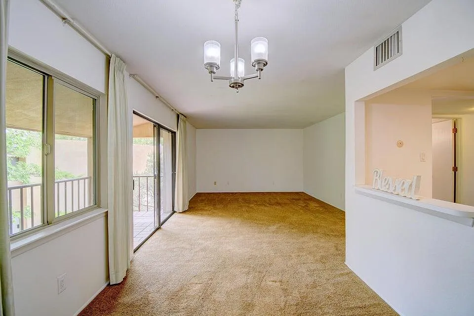 2 bed, 2.0 bath, 1063 sqft, $1,500 — Photo 2