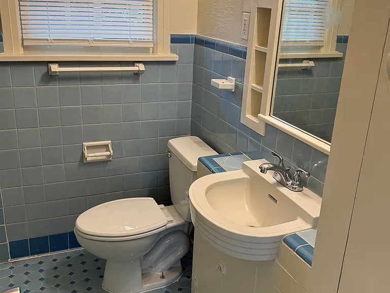 5823 Cantrell Rd — Photo 14
