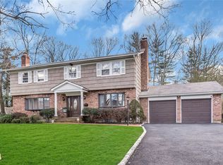 12 Terrace Dr, Port Washington, NY 11050