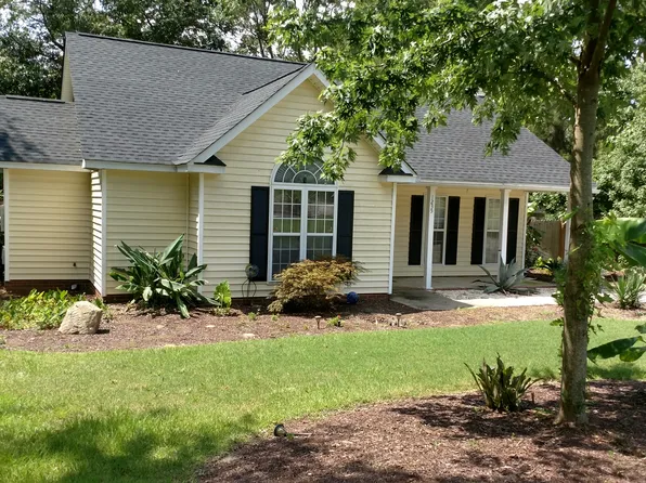 1235 Wildwood Ln, Elgin, SC 29045