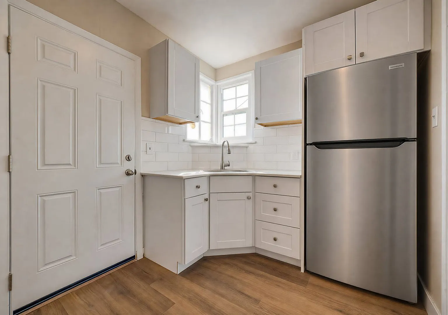 Charming & Convenient Living in the Heart of Downtown Las Vegas — Photo 2