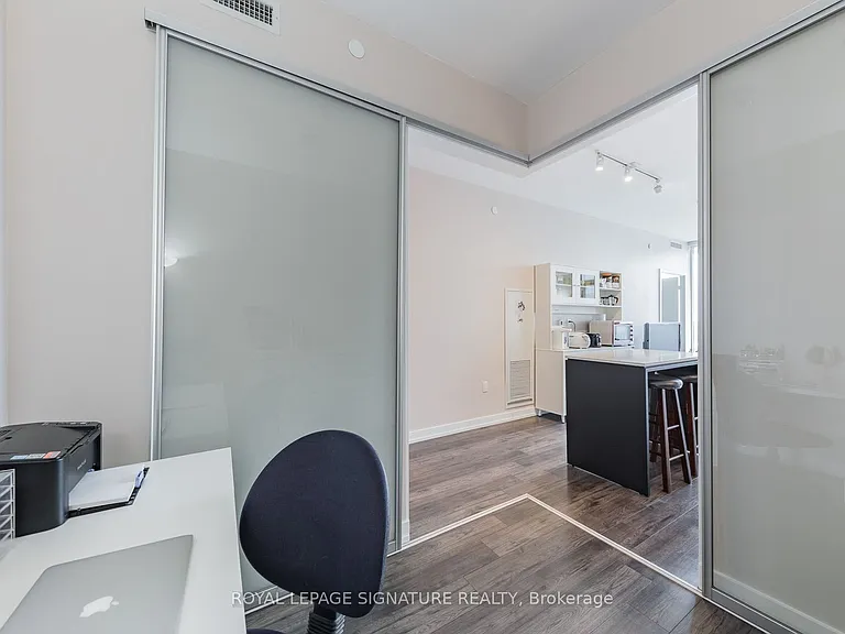 33 Helendale Ave #2105 — Photo 14