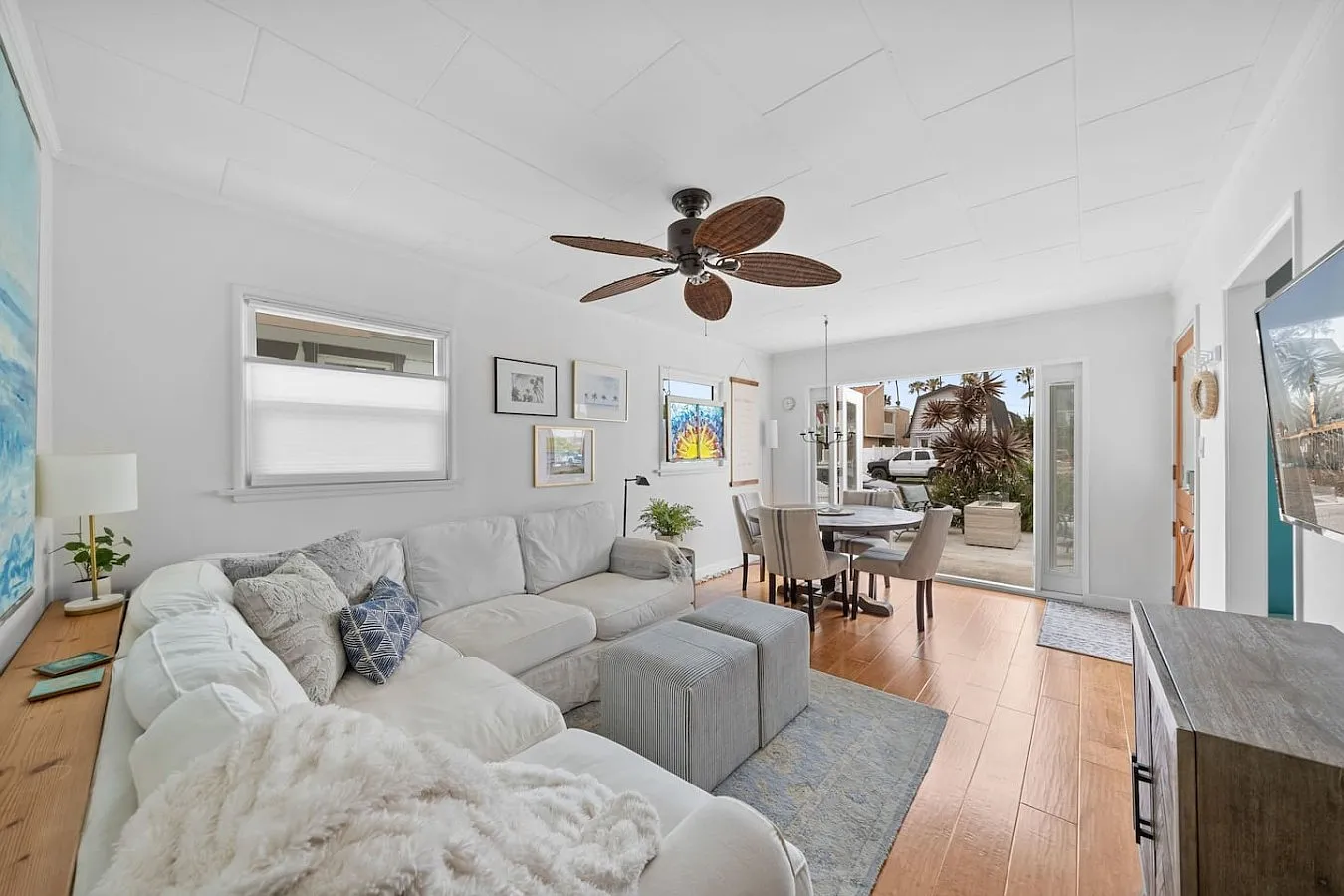 2 bed, 721 sqft, $6,800 — Photo 2