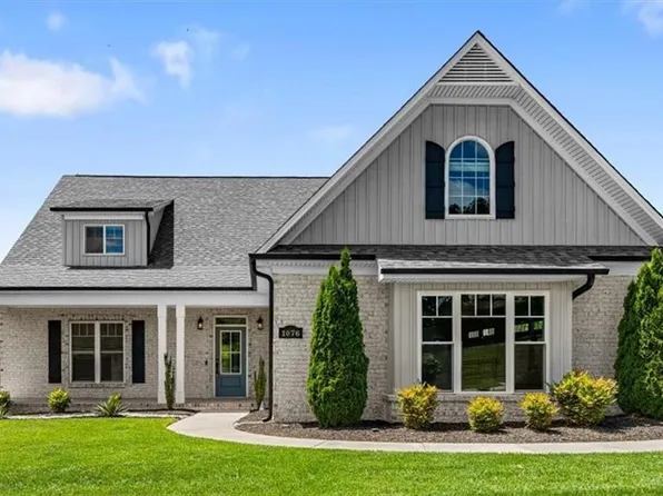 1076 Wood Duck Ln, Winston Salem, NC 27106