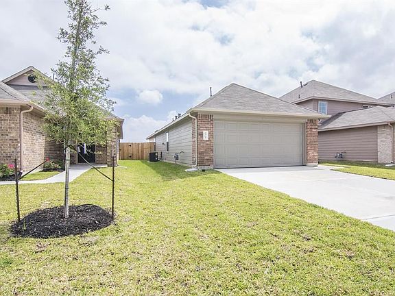 3rd image of 5702 Plantation Forest Dr