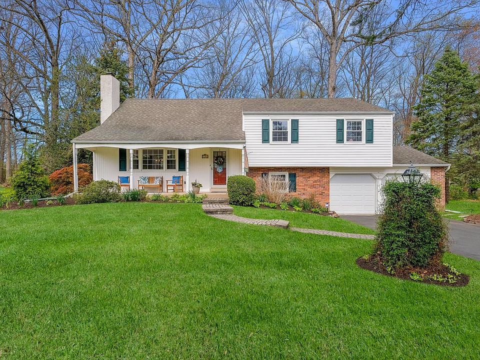 1st image of 138 Woodland Dr