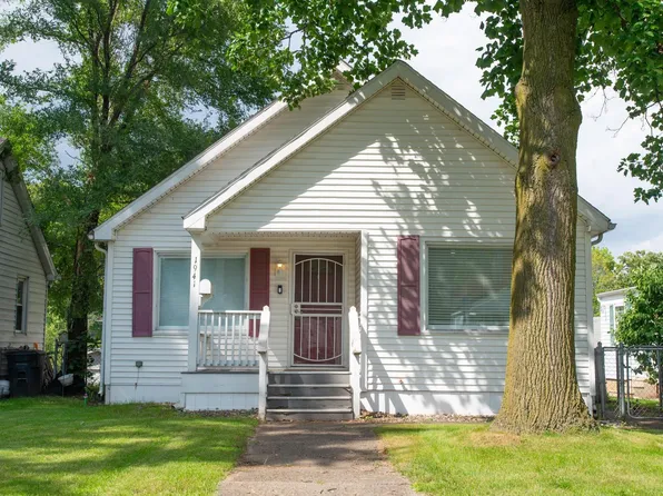 1941 E Fox St, South Bend, IN 46613