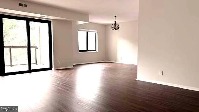 307 Yoakum Pkwy #310 — Photo 8