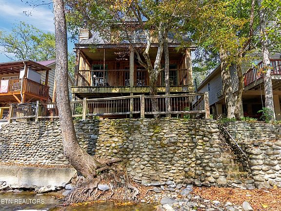 2nd image of 7836 Carnes Rd