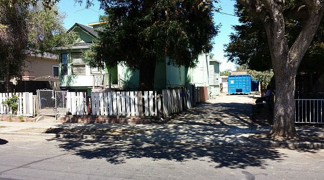 2nd image of 8 N Eldorado St