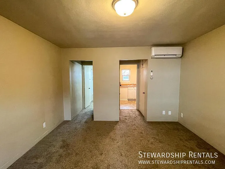 942 E 18th Ave #8 — Photo 4